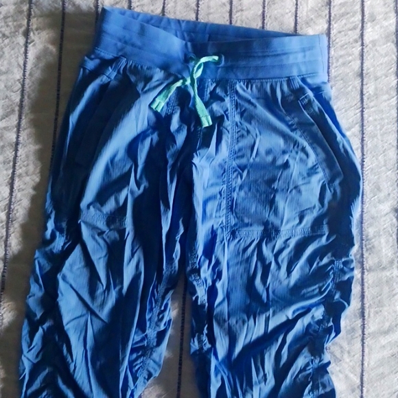 Girls 3/4 active pants - Picture 1 of 3